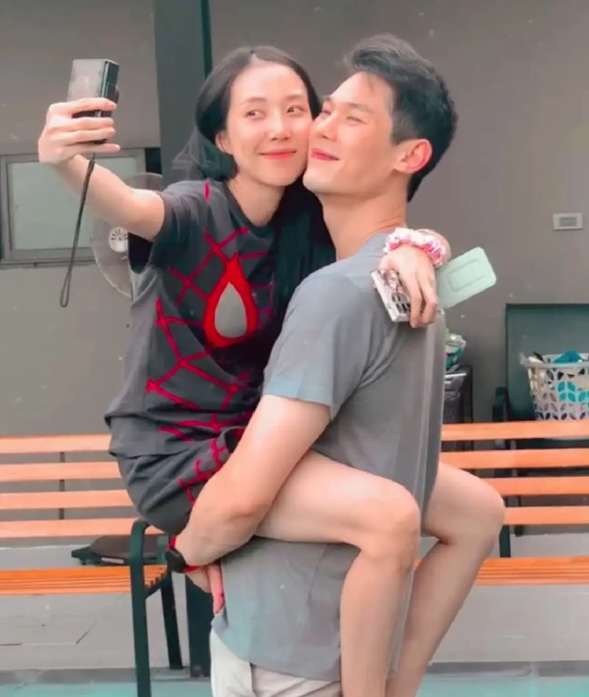 อ่านแล้วจุก "พลอย อัยดา" เคลื่อนไหวถึง "กันต์ กันตถาวร" ผู้เป็นสามี