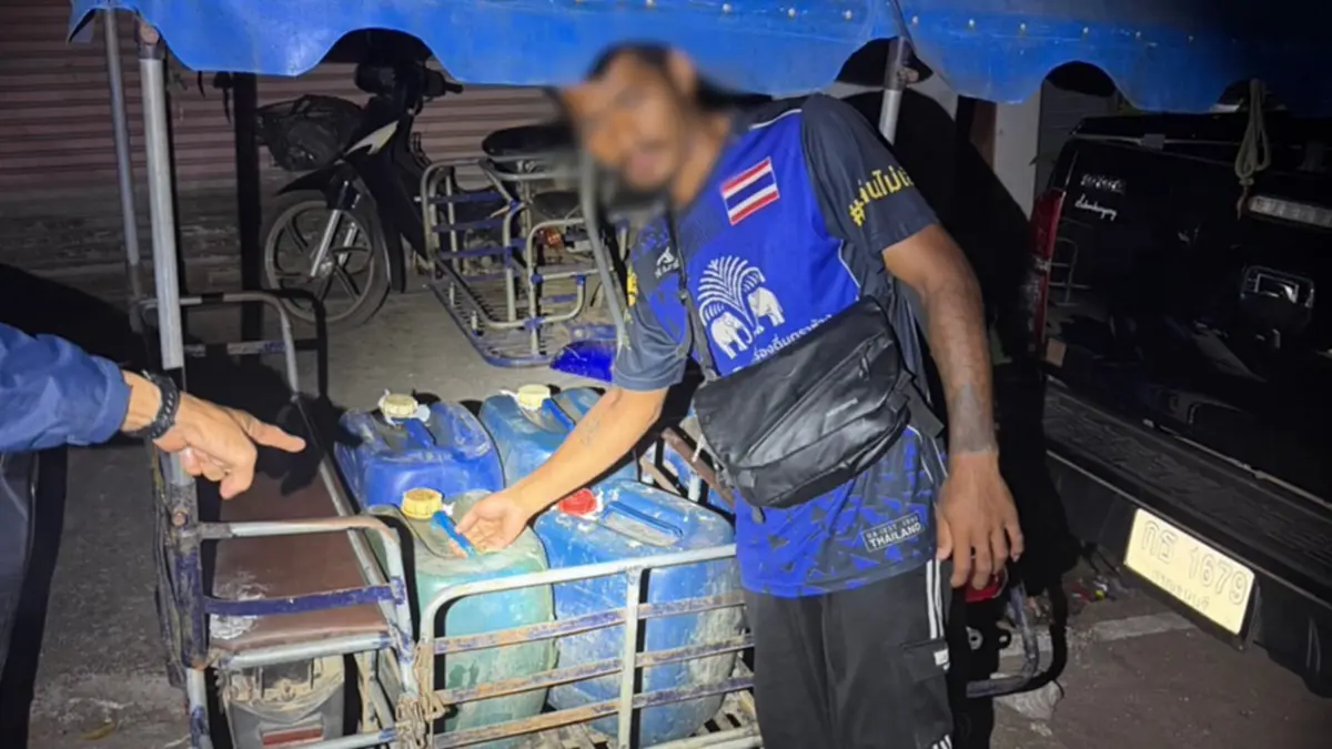 สังขละบุรีเข้ม! รวบหนุ่มพม่าลอบขนดีเซลพรางผ้าห่มส่งออก