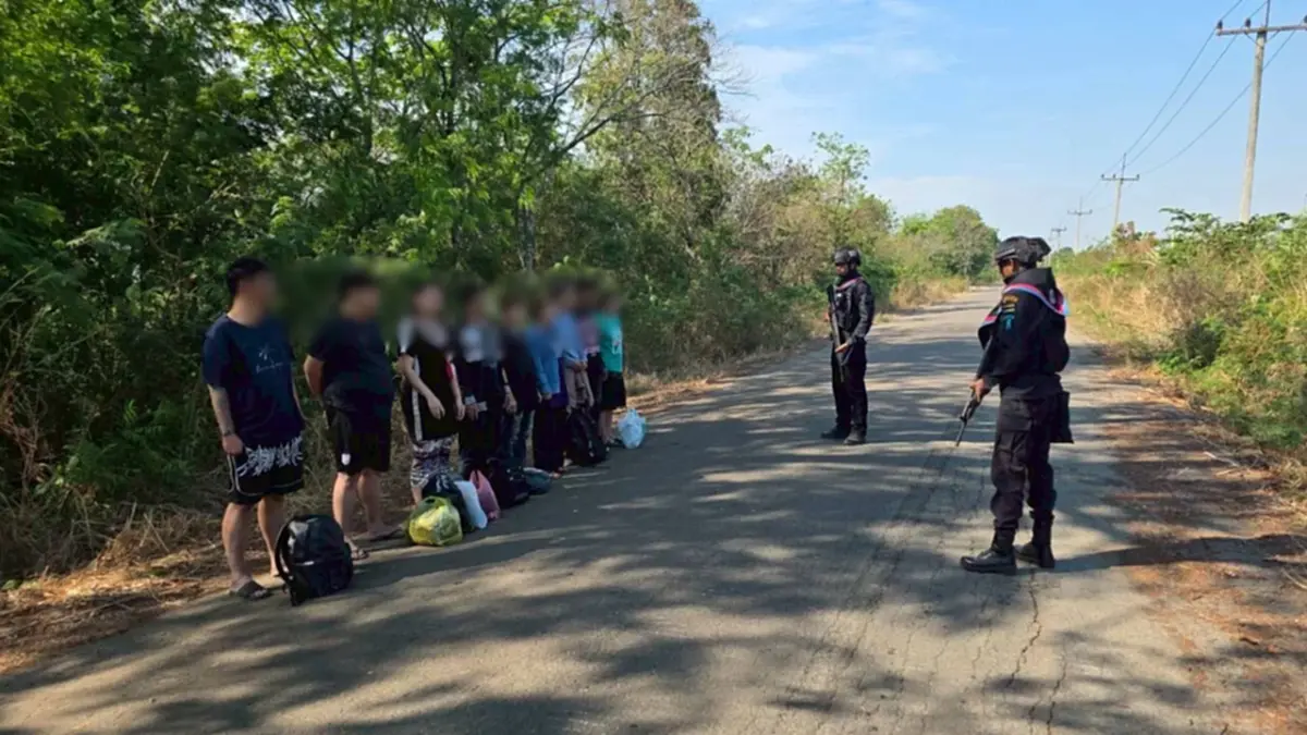 ทหารสระแก้วรวบ 9 คนไทยมุดลวดหนามหนีตาย แฉถูกหลอกขายเป็นทาส