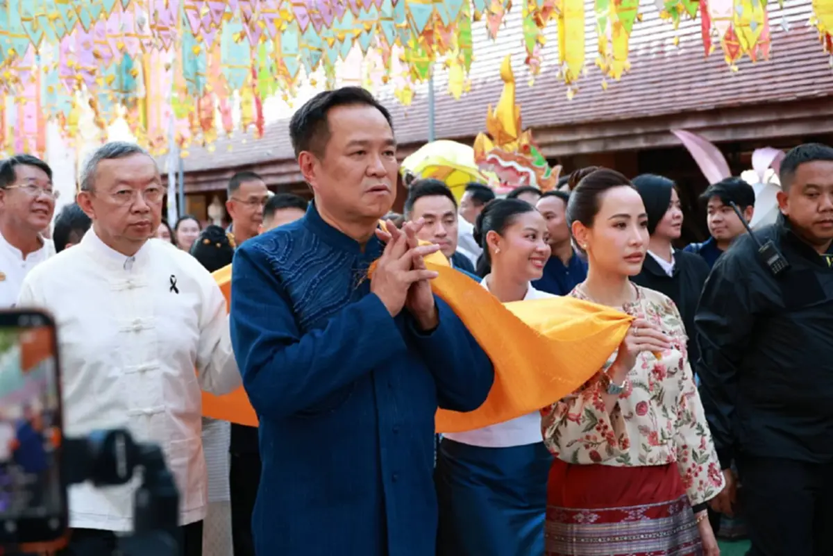 เปิดทะเบียนรถ นายกฯอนุทิน ร่วมพิธีสักการะห่มผ้าพระธาตุช่อแฮ
