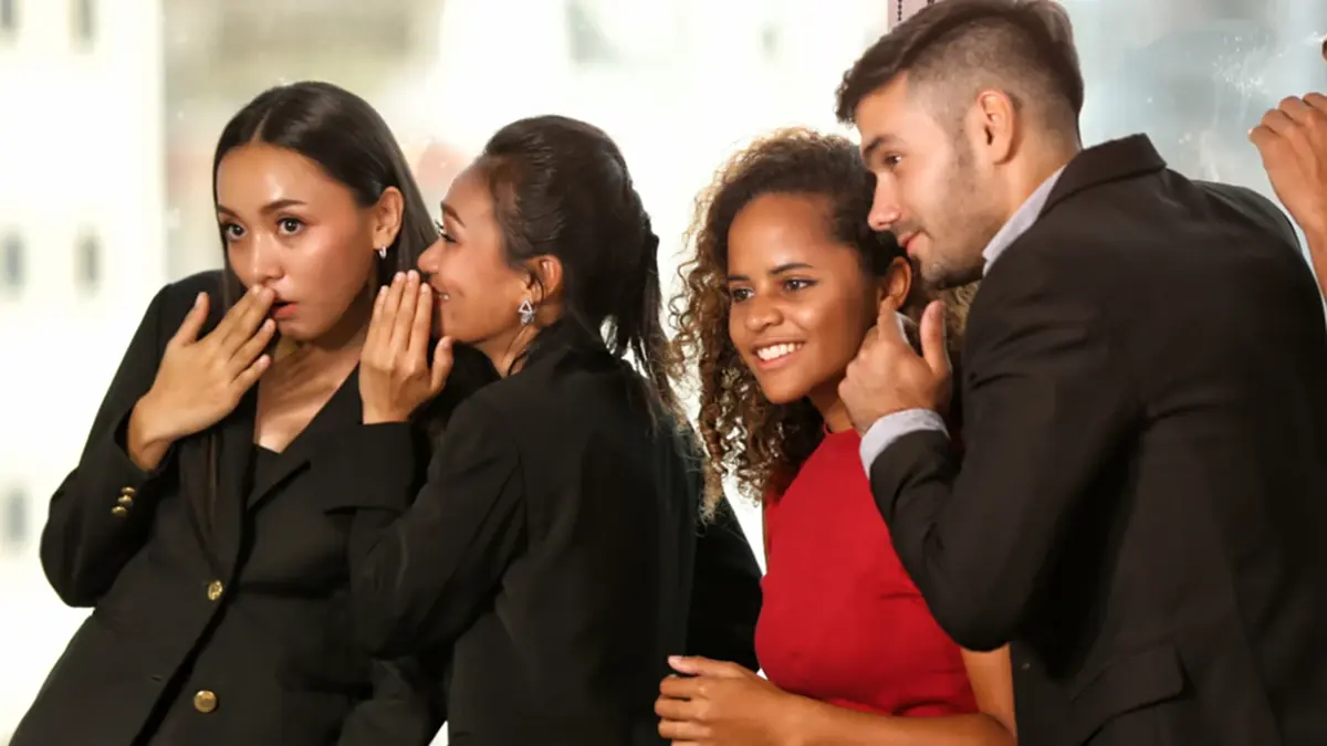 สัมภาษณ์งานถามสุดพีค “เพื่อนร่วมงานเท้าเหม็นจะเตือนยังไง”