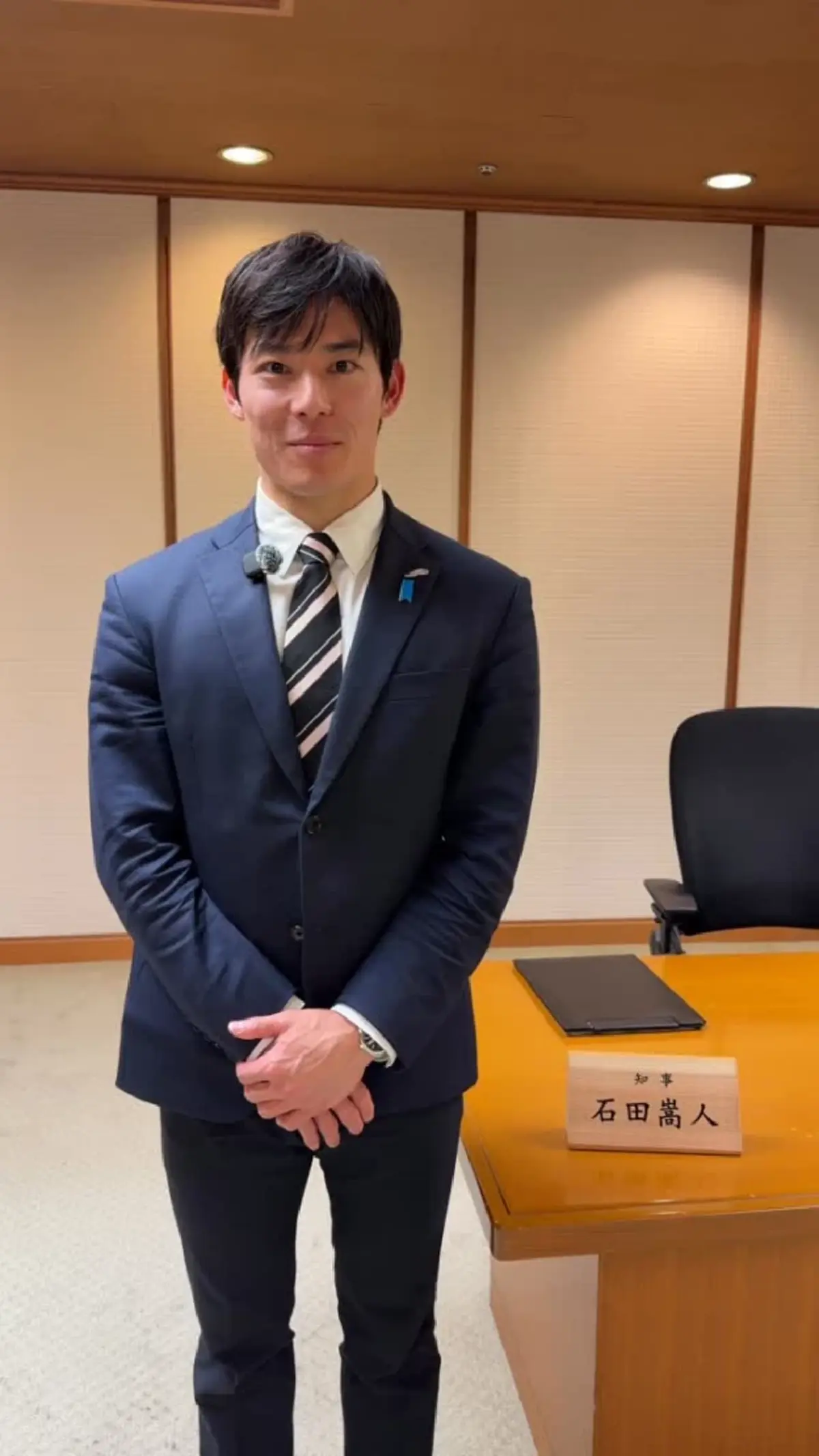 ไวรัลทั้งประเทศ  หนุ่ม วัย 35 ปี ผู้ว่าฯฟุกุอิคนใหม่ หล่อโปรไฟล์ปัง