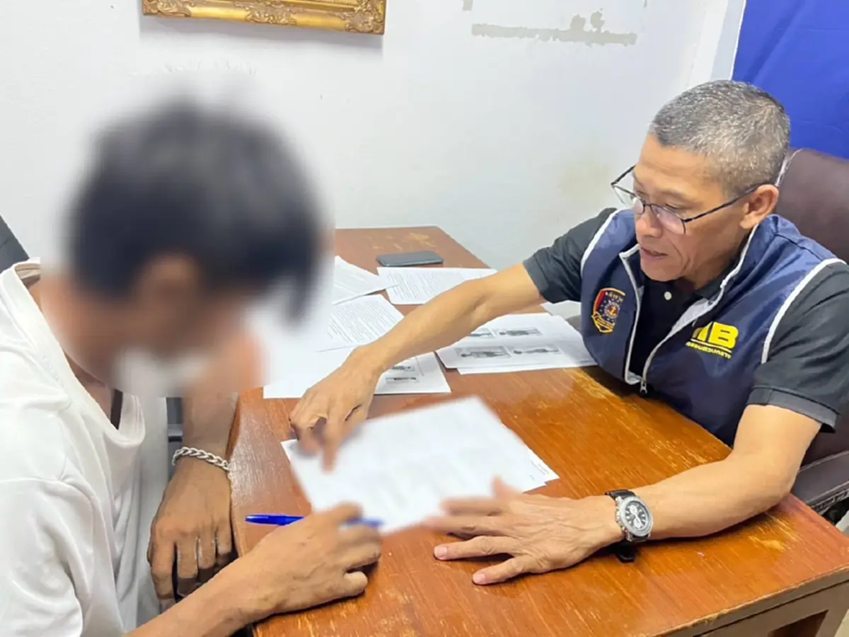 หนุ่มท้าทายระบบ โดดคลองหนีคดี เจอตำรวจน้ำของจริง หมดสภาพ