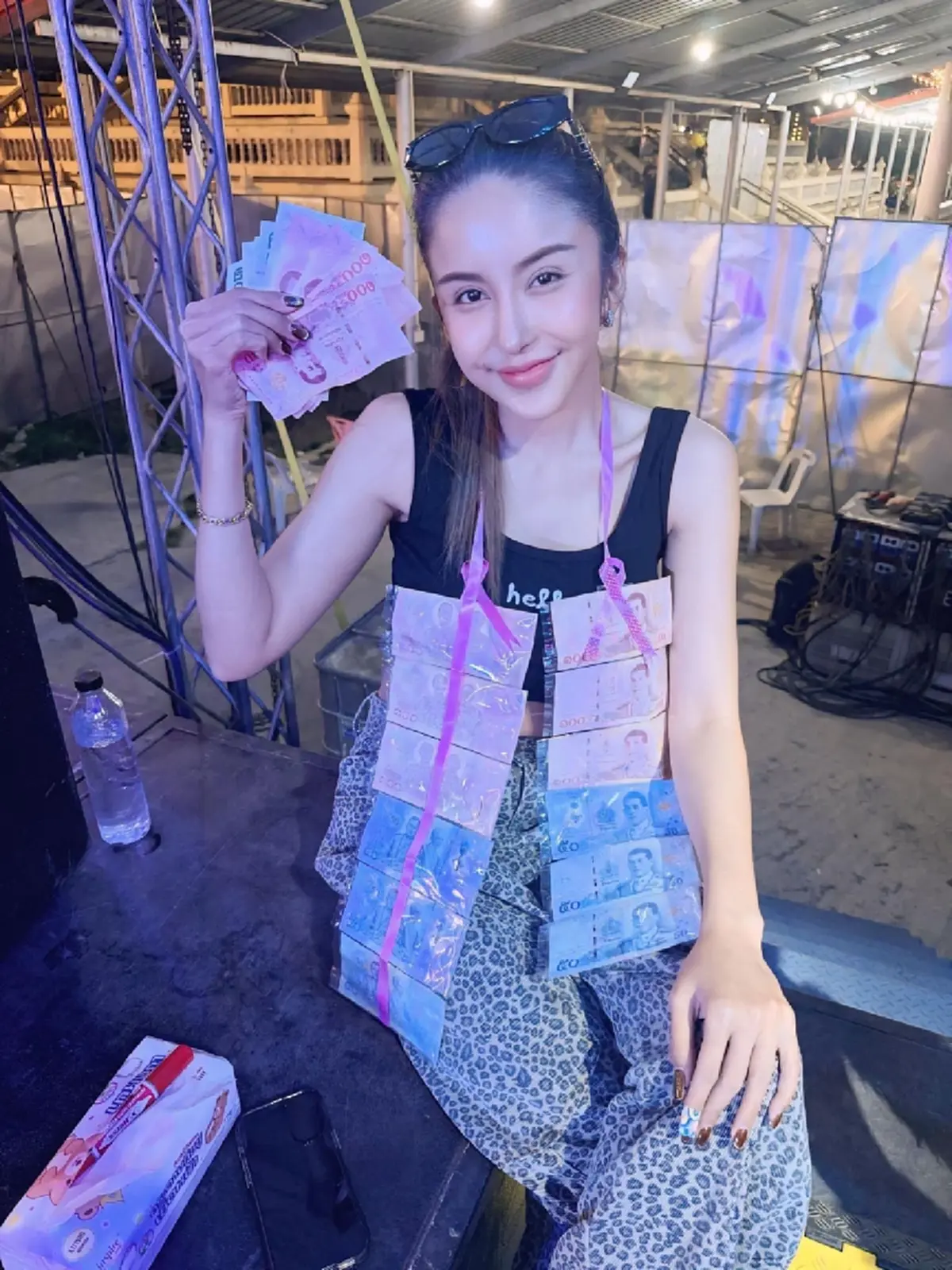 นัส เมียโชค อ่านแล้วเอ๊ะ สาวปริศนาทักยืมเงินสามี ลั่นจะโดนขัดดอก