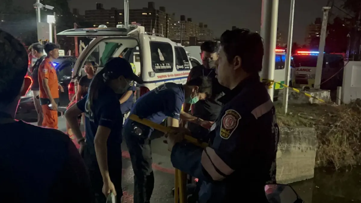 ทะเบียนรถ ชุดสืบสวนสน.ทุ่งสองห้อง เสียหลัก ขณะไปรับตัว นายต้อม