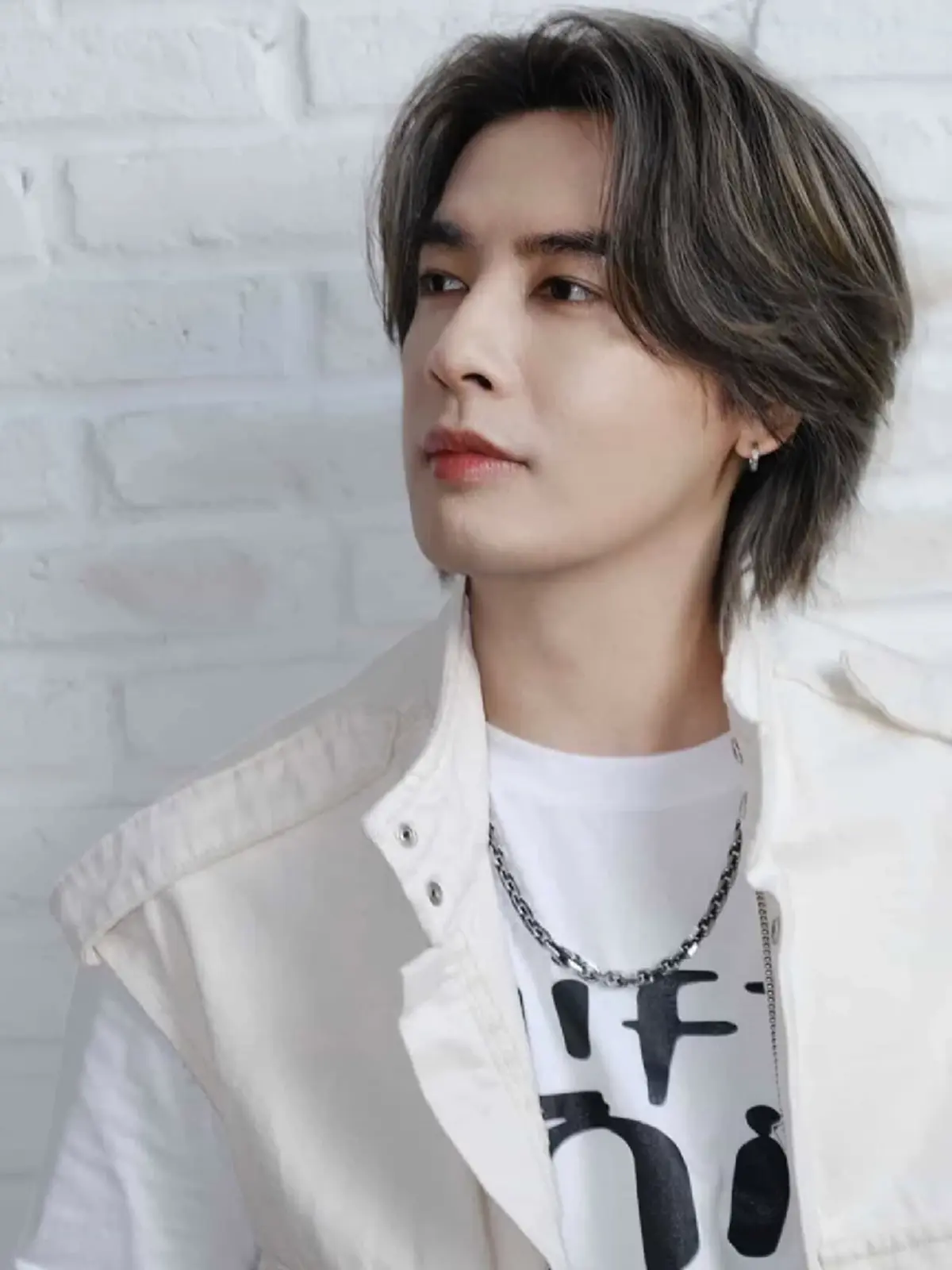 หล่อสวนวัย! ออย ธนา สุทธิกมล วัย 49 ภาพล่าสุดหน้าเด็กมาก  