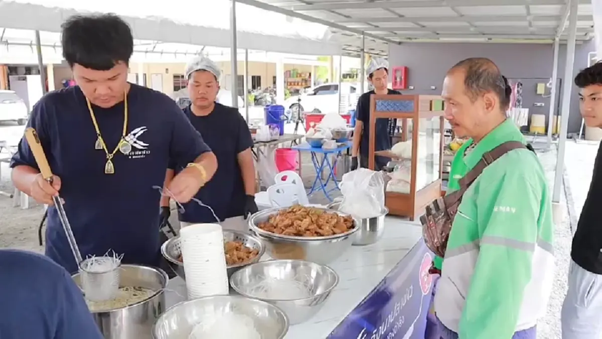 เชฟแม็กกี้เปิดร้านเลี้ยงฟรีไรเดอร์-ปชช. ช่วยสู้ยุคของแพง