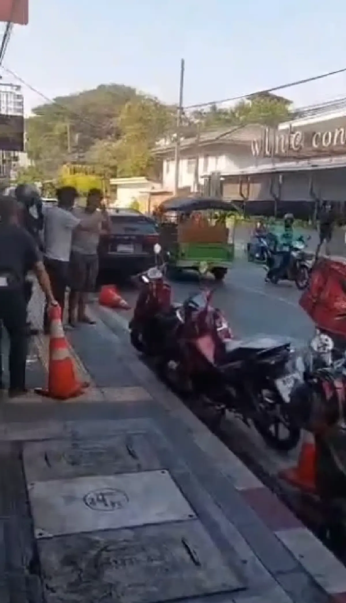 แฉแก๊งต่างด้าวกร่าง แย่งอาชีพคนไทย แจ้งจนท. โดนรุมยำสาหัส