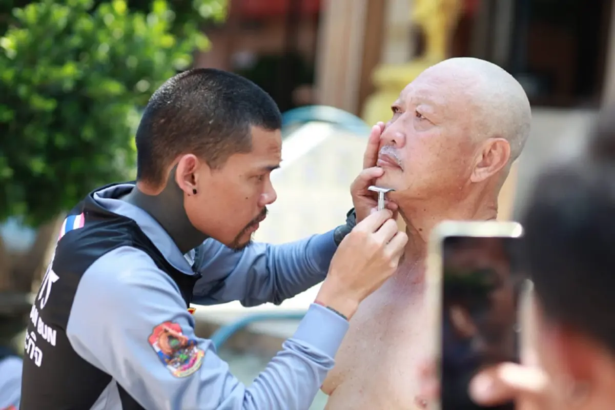 จำได้ไหม ลุงนุ นอนเฝ้าร่างแม่ 3 วัน ล่าสุดเข้าสู่ร่มกาสาวพัสตร์