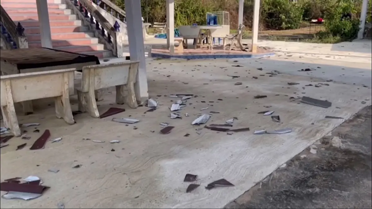 สลด! พายุฤดูร้อนถล่มทุ่งลาน 'บัวเก็บอัฐิ' พังราบหน้ากลอง