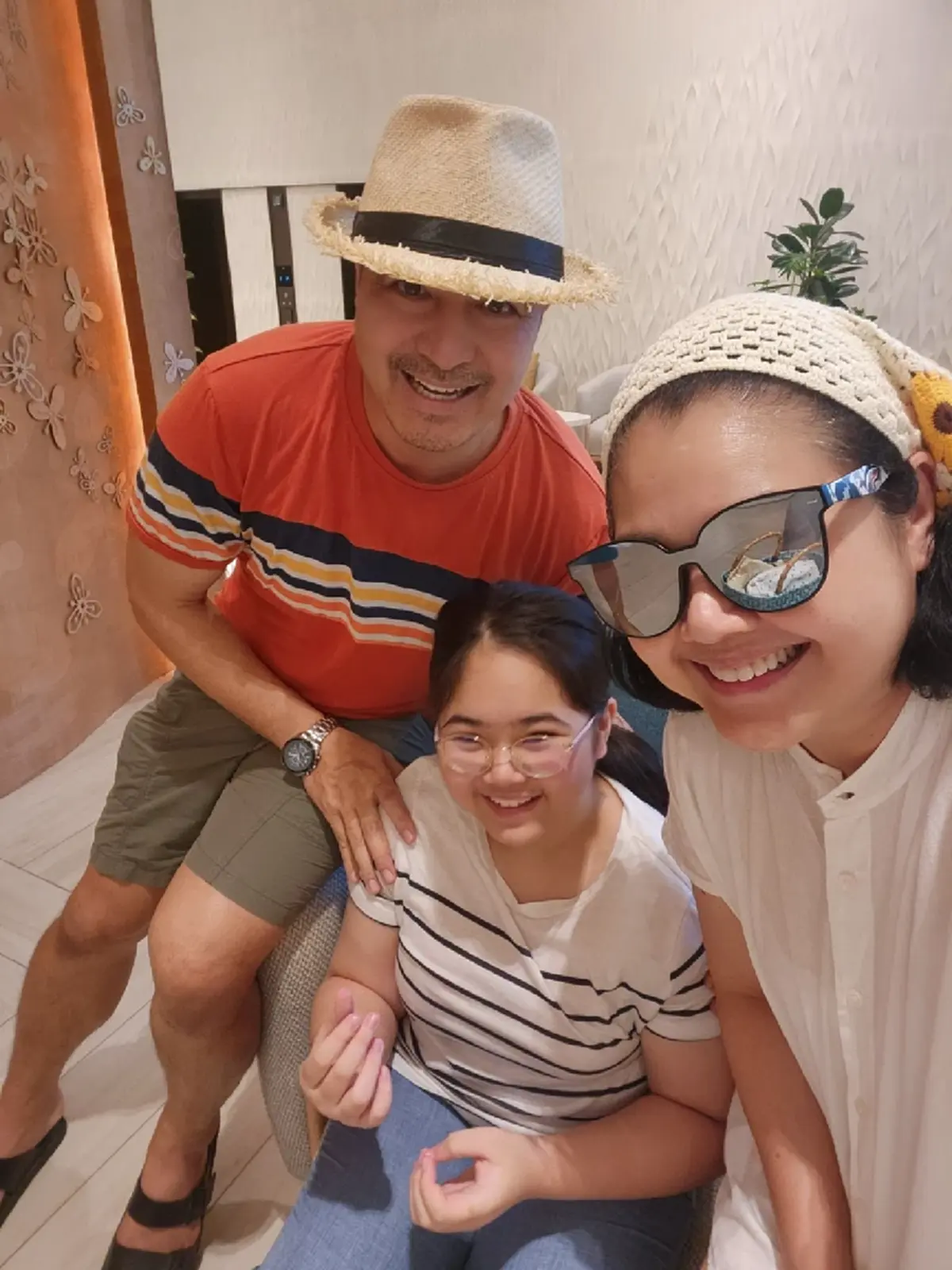 ชีวิตเรียบง่ายแต่ปัง! ไก่ มีสุข เปิดอาณาจักร “มีสุขแลนด์” 