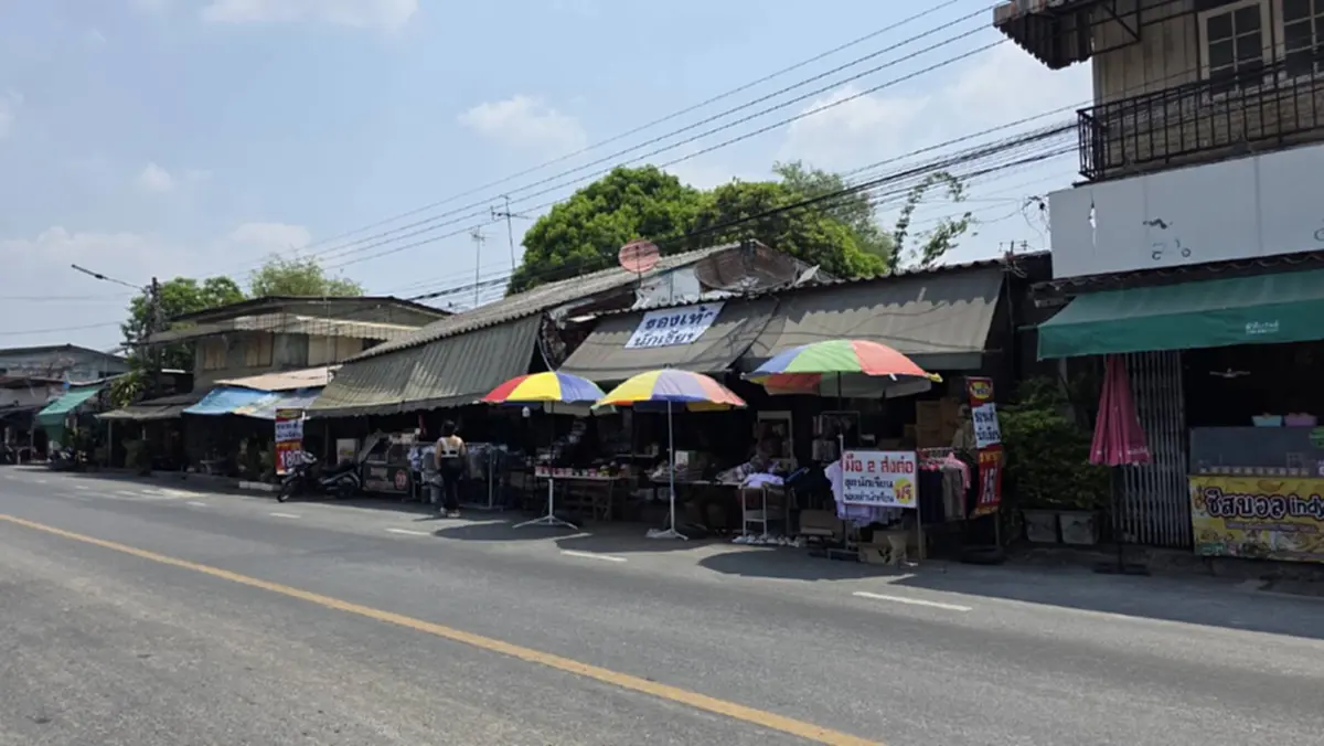 น้ำใจงาม! ร้านชุดนักเรียนพิษณุโลกแจกมือสองฟรี ลดภาระผู้ปกครอง