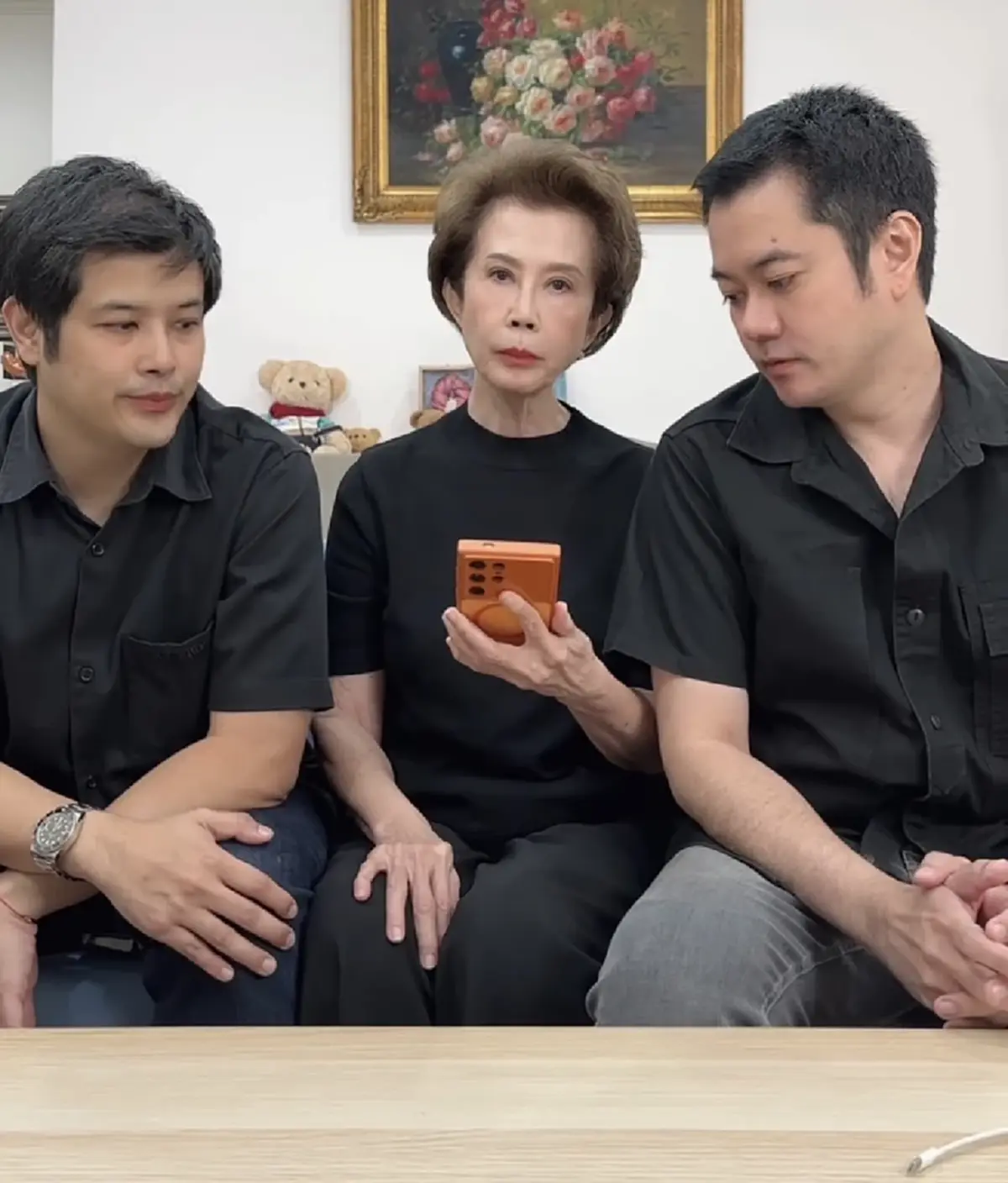 จำแทบไม่ได้! เปิดภาพล่าสุด ดวงดาว จารุจินดา ในวัย 74 ปี สวยสง่ามาก!