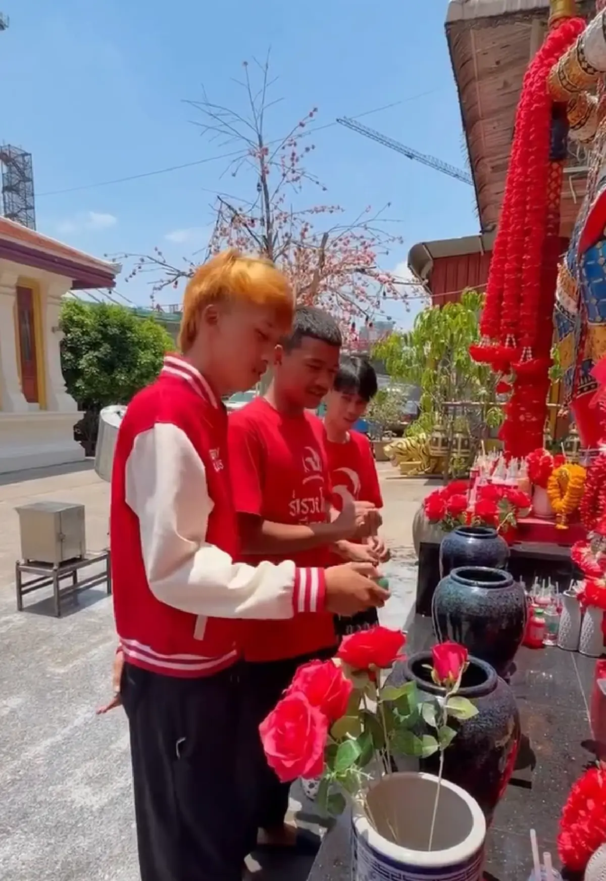 ส่องเลข มนต์สิทธิ์ คำสร้อย ลูกทุ่งดัง ล้วงไหจับลูกปิงปอง