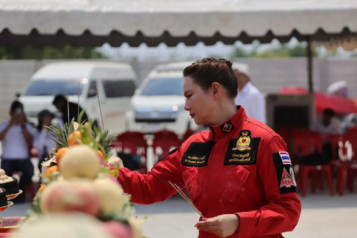 "บุ๋ม ปนัดดา" จุดธูปได้เลข 3 ตัวตรง หลังจัดพิธีเททองหล่อเทพจีน