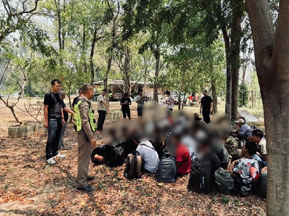 บุกทลายบ้านพักแรงงานเถื่อนกาญจนบุรี! อัดแน่นกว่า 40 คน