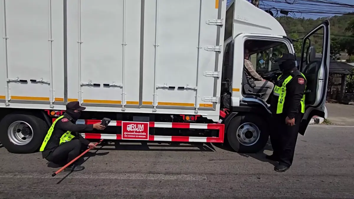 ขนส่งอุทัยฯ ตรวจควันดำเข้ม! แฉรถบรรทุกเนียนจอดหนีด่านอ้างง่วง