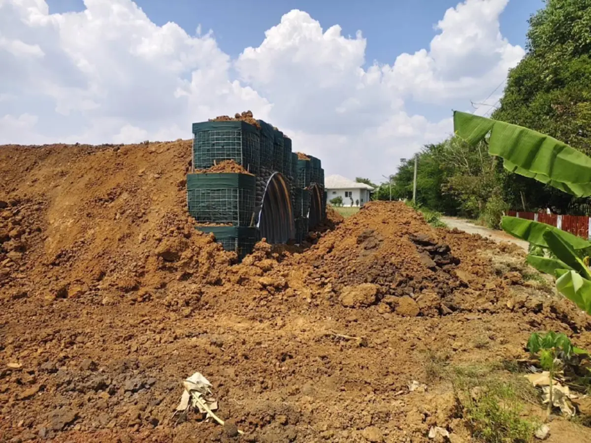 ทบ.เร่งเสริมความมั่นคงชายแดนไทย–กัมพูชา สร้างหลุมหลบภัย