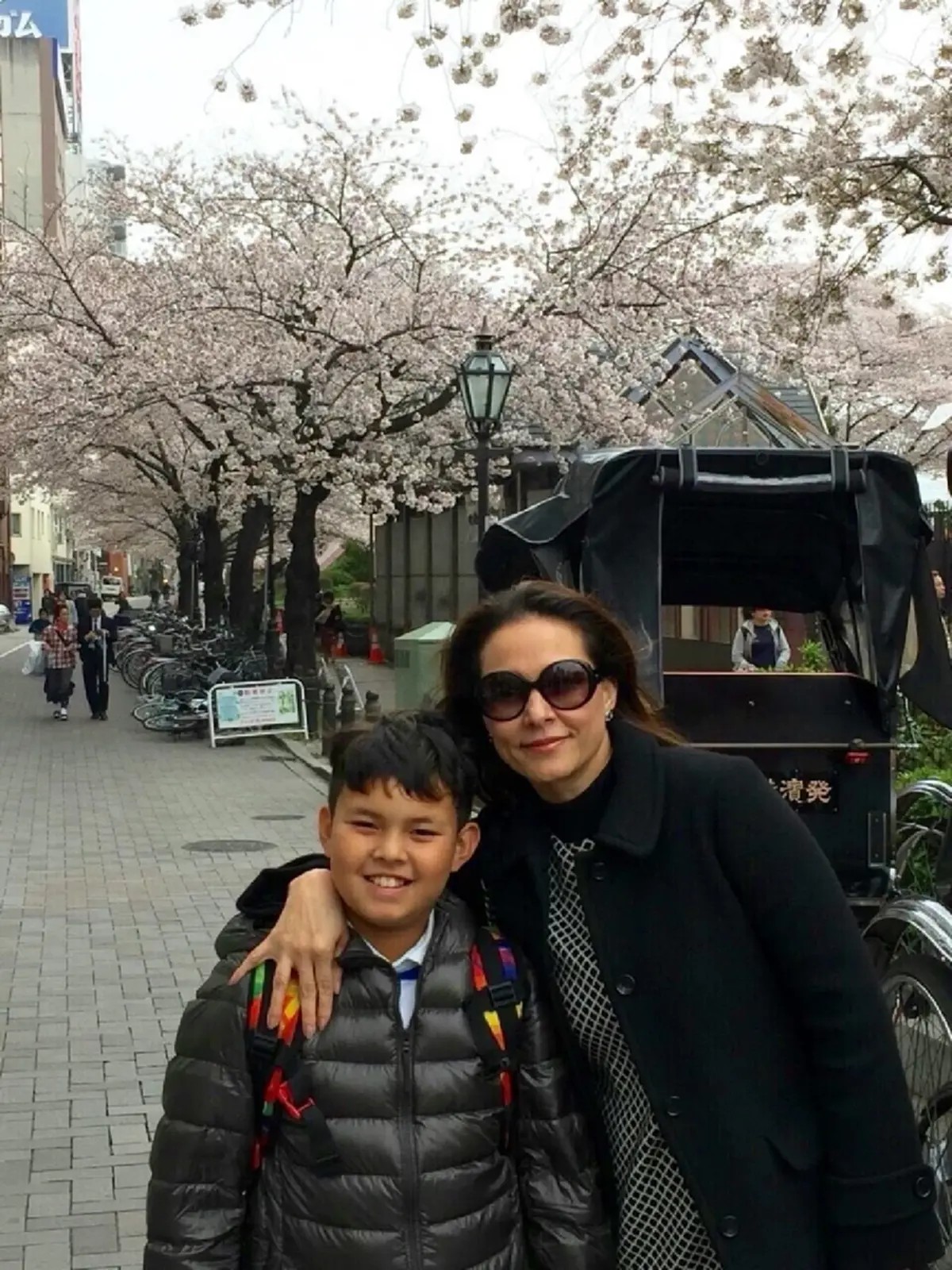 หล่อสะกดตา  ลูกชาย “ไก่ สุปราณี” โตเป็นหนุ่มวัย 21 ฉายแววพระเอกชัด