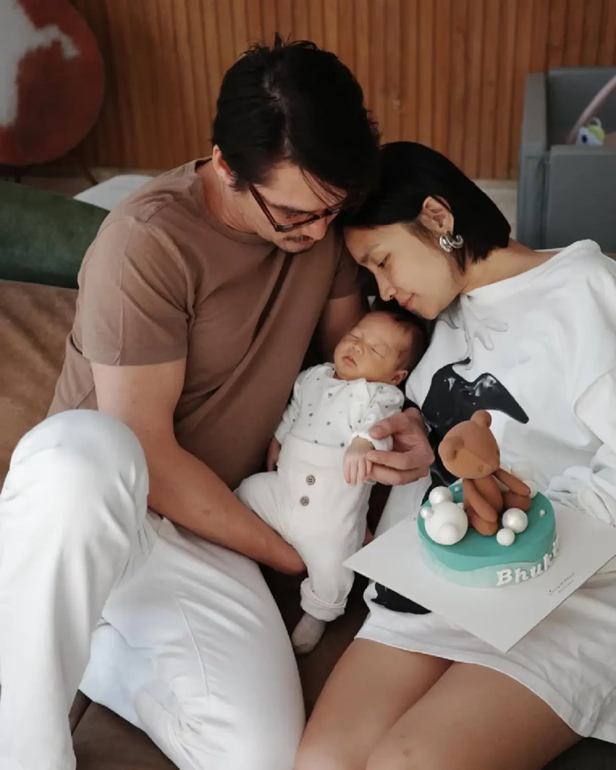 อบอุ่นหัวใจ “อนันดา” เผยภาพครอบครัวพร้อมหน้า พ่อแม่ลูกสุดละมุน