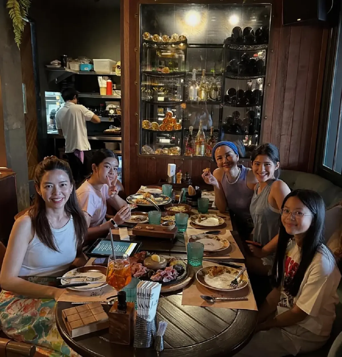 “น้องนาวา-น้องโสน” ออร่าพุ่งแรง ลุ้นขึ้นแท่นนางเอกป้ายแดง