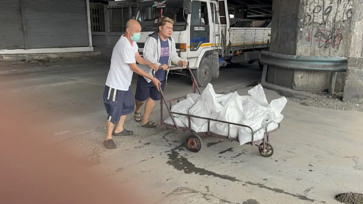 เร่งอุดช่องโหว่ผนังกั้นน้ำคลองพระโขนง สกัดน้ำหนุนท่วมคลองเตย