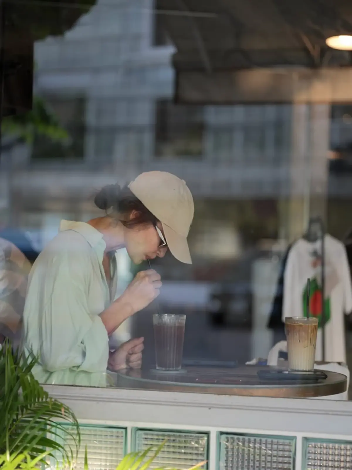 แอน ทองประสม เปิดมุมบ้านสุดร่มรื่น สวยเหมือนอยู่รีสอร์ต 