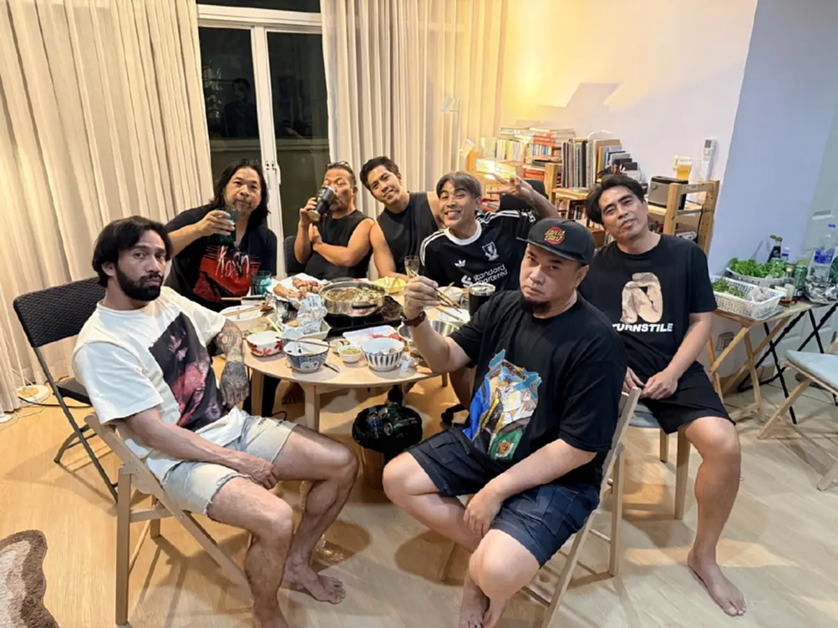 อย่างสุด รู้แล้ว ใครเป็นคนอยู่เบื้องหลังภาพ "Big Ass" ครบวง 