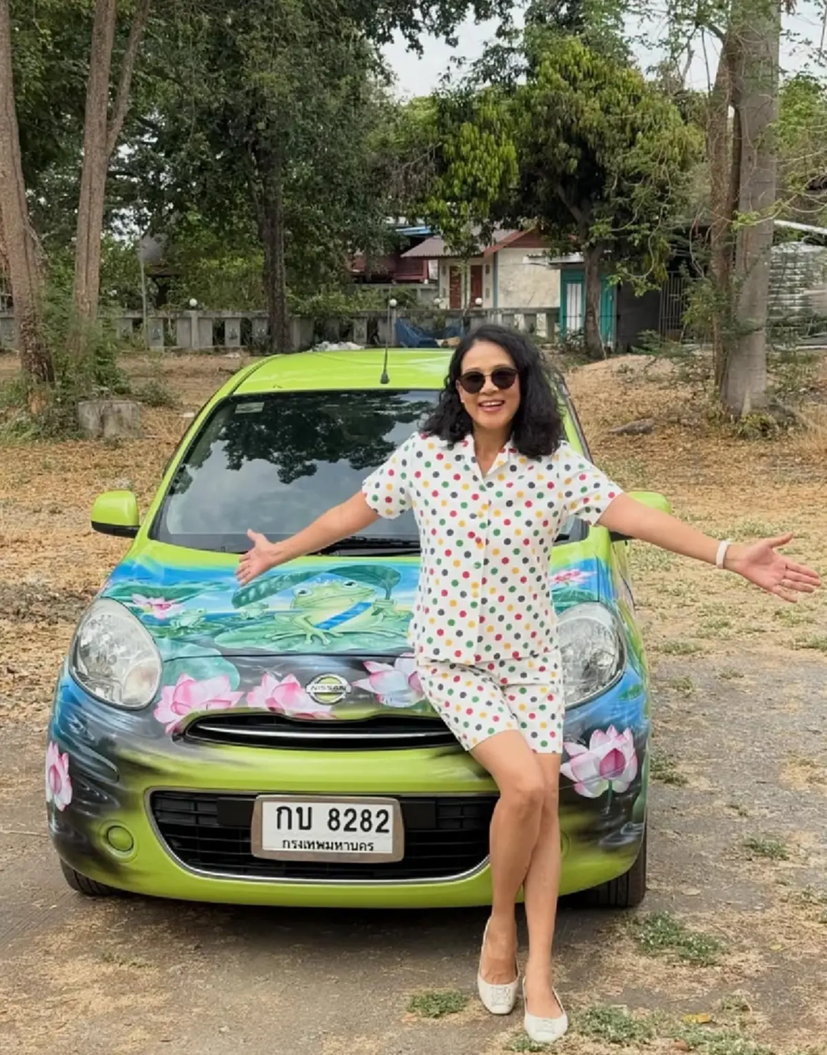วิถีบ้านสวน กบ ปภัสรา  โชว์รถสีเขียวสุดคิวต์ เลขทะเบียนสวย 