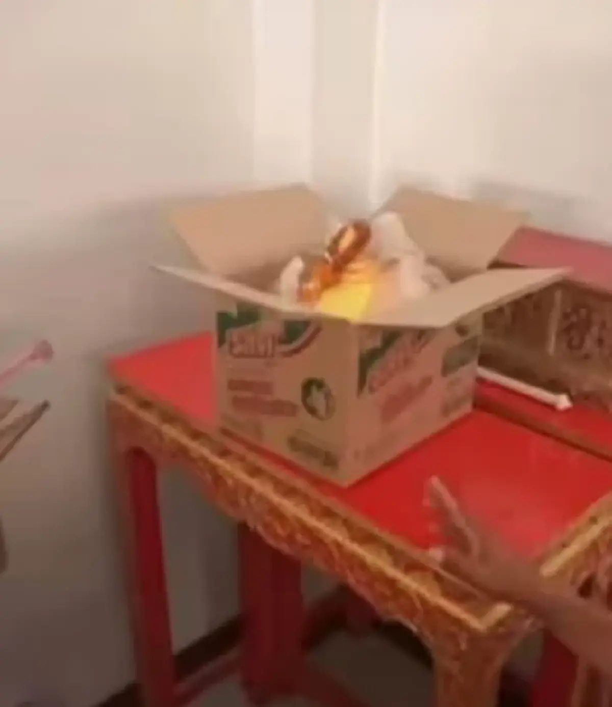 เฉลยแล้ว "ไอซ์"  โทรปรึกษาใคร ก่อนตัดสินใจไปรับอัฐิเหน่ง