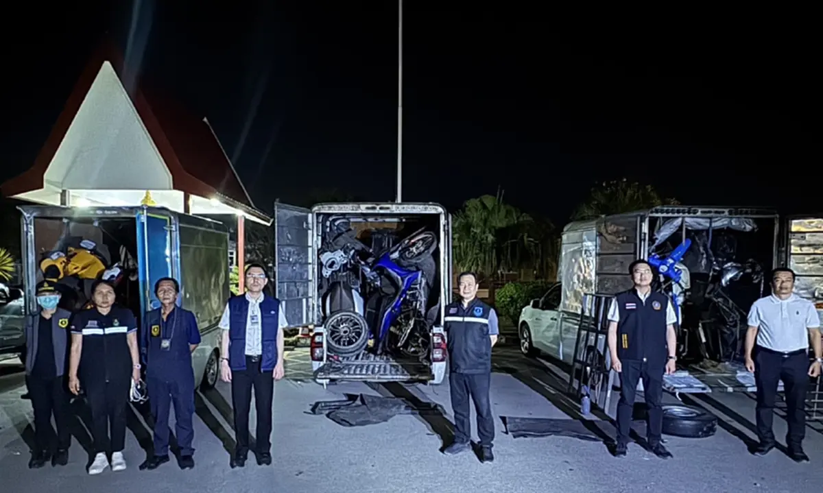 ศุลกากรสกัดกระบะตู้ทึบขน จยย. 30 คัน เตรียมส่งออกพรมแดน