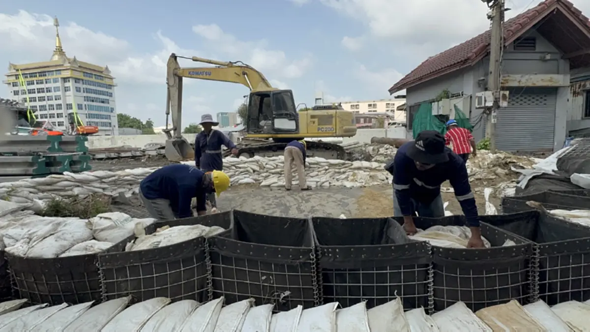 เร่งอุดช่องโหว่ผนังกั้นน้ำคลองพระโขนง สกัดน้ำหนุนท่วมคลองเตย