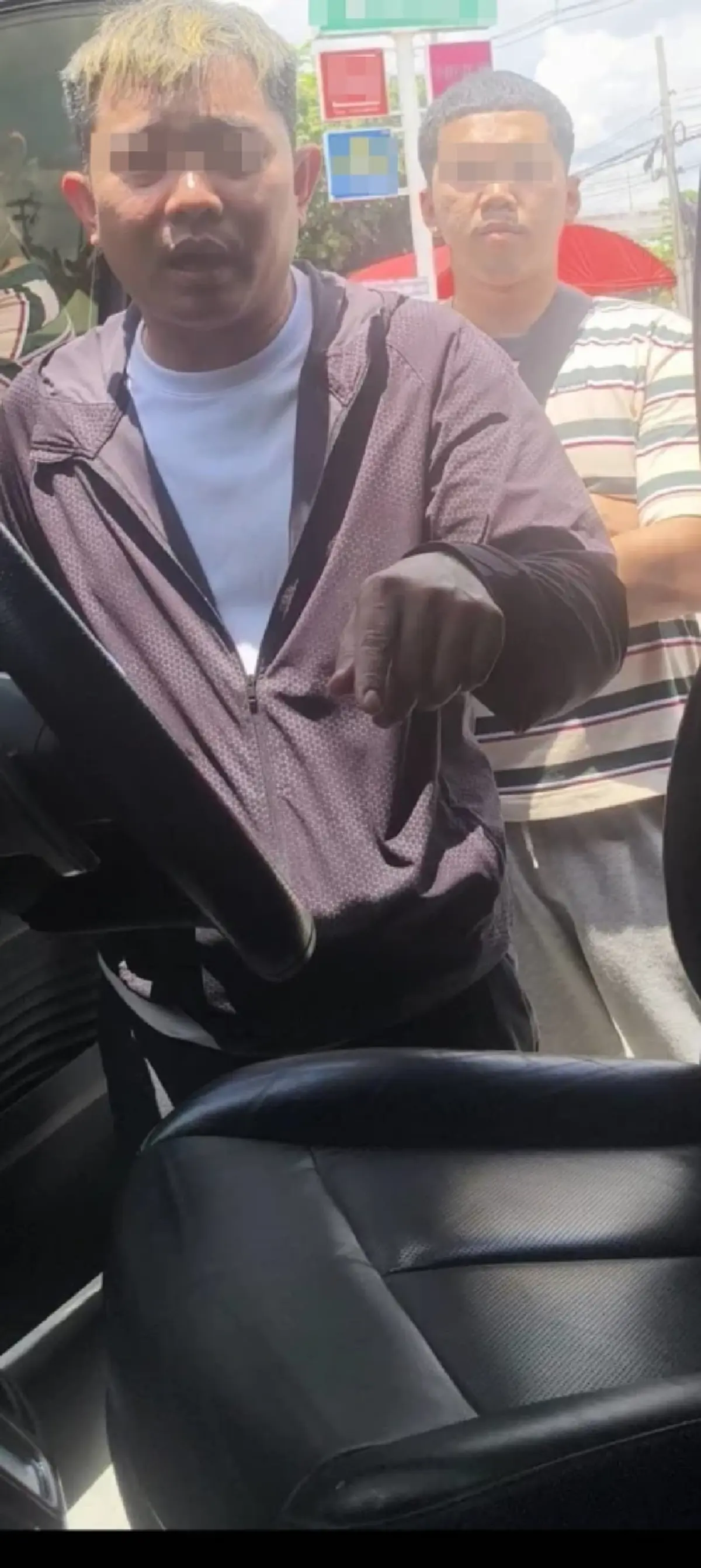 แก๊งชายอ้างตำรวจ บุกชิงรถหรูหน้าโรงพัก แจ้งความ 10 รอบคดีไม่คืบ