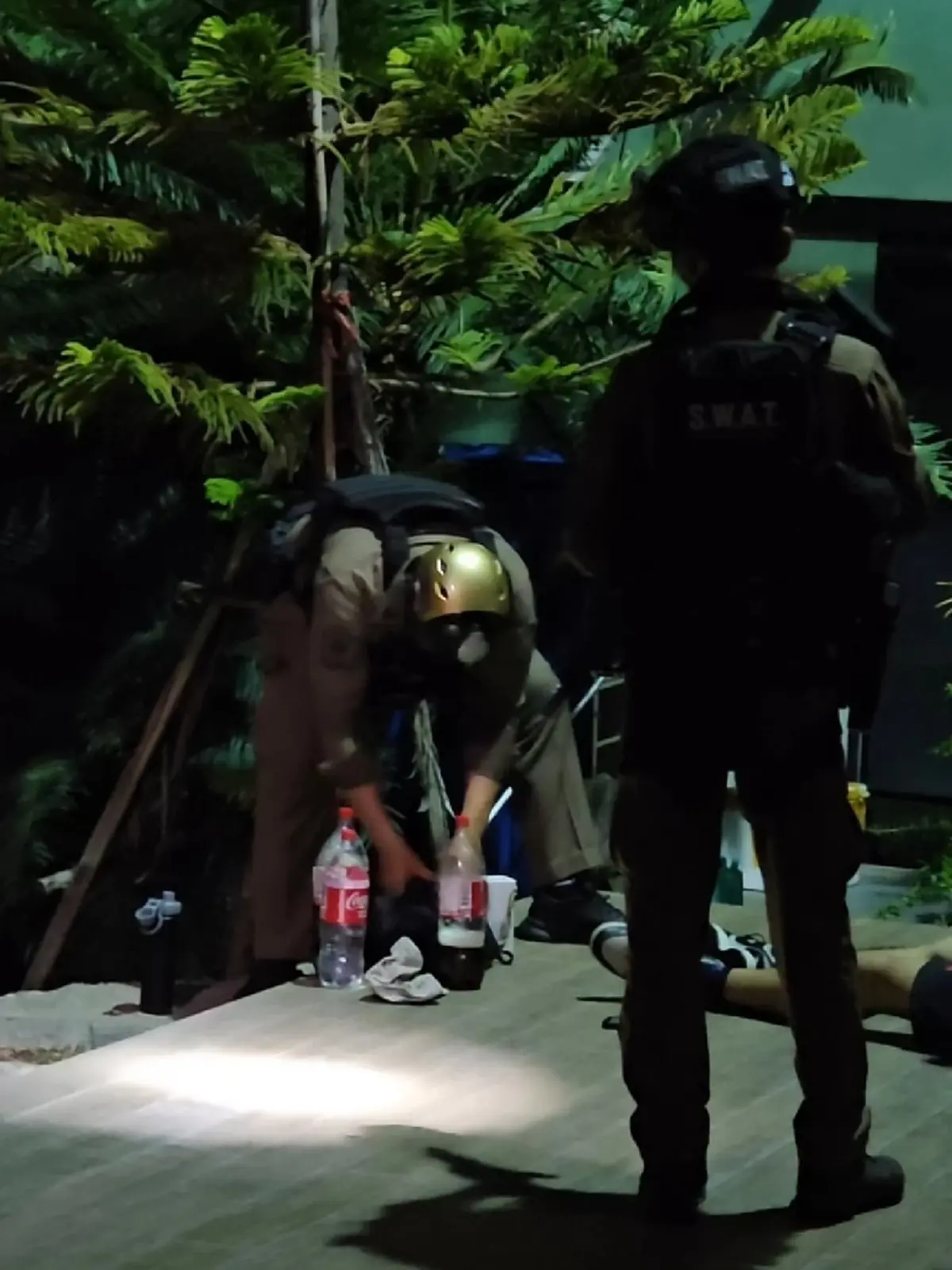 ผวากลางดึก"บัว สโรชา"เจอชายชุดดำปีนเข้าบ้าน พกน้ำอัดลมขวดใหญ่