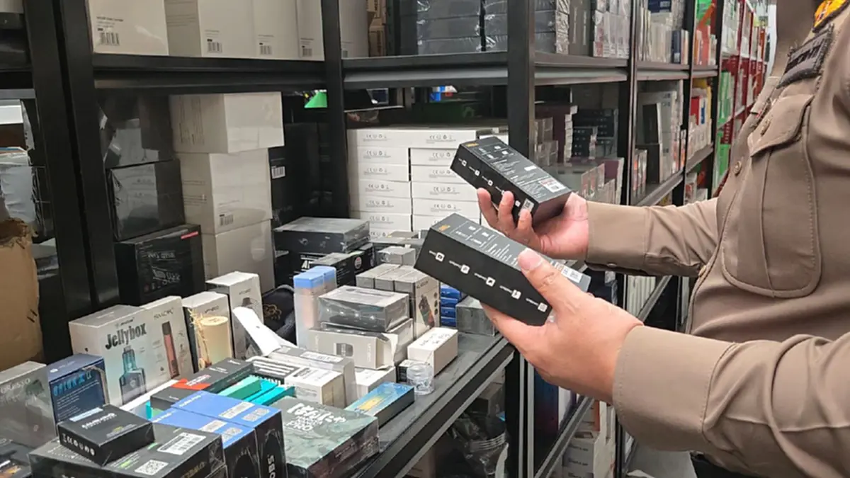 บุกยึดบุหรี่ไฟฟ้าแพรกษา 200 ล้าน! ล็อตใหญ่สุดจ่ออายัดทรัพย์