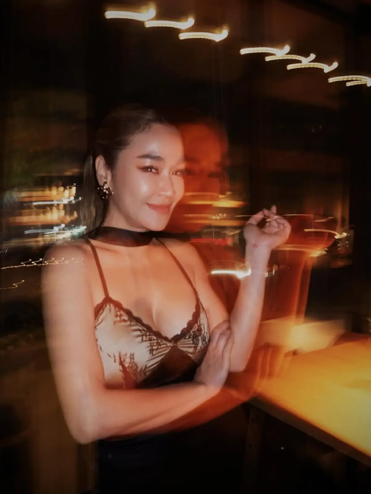 แซ่บสะเทือน จูน กษมา ศิลาชัย สลัดลุคแม่ลูกสี่ อวดหุ่นเป๊ะไฟลุก