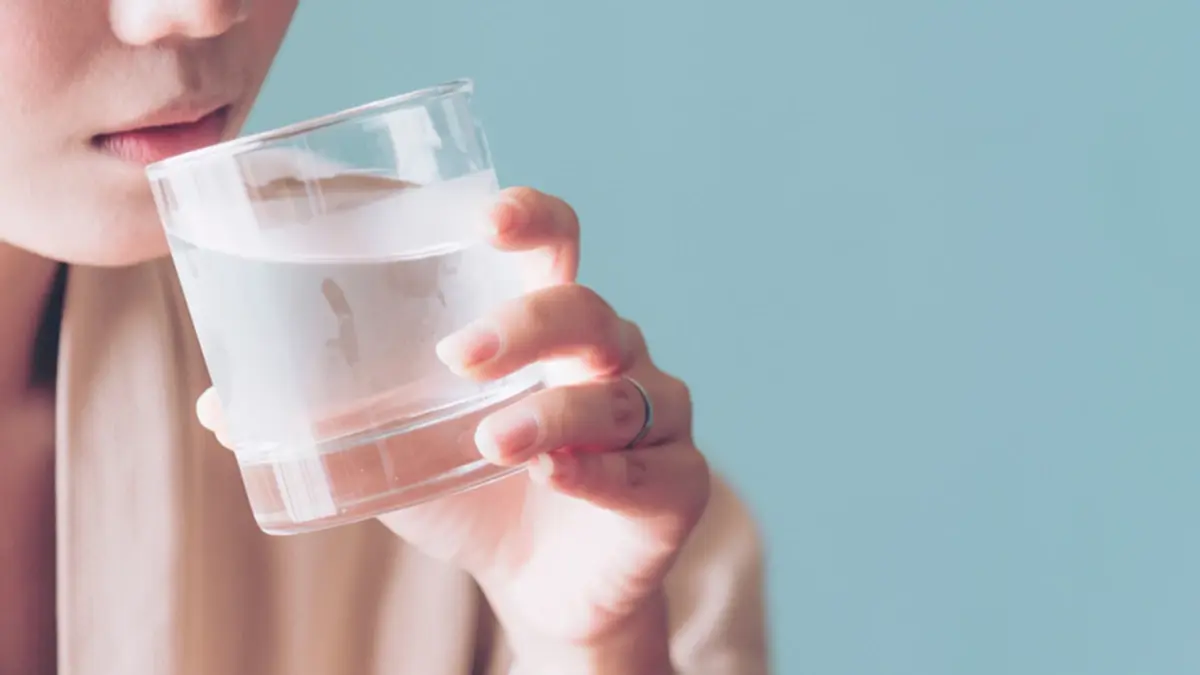 ดื่มน้ำเย็นอันตรายไหม? ไขข้อเท็จจริงเรื่อง ที่หลายคนเข้าใจผิด