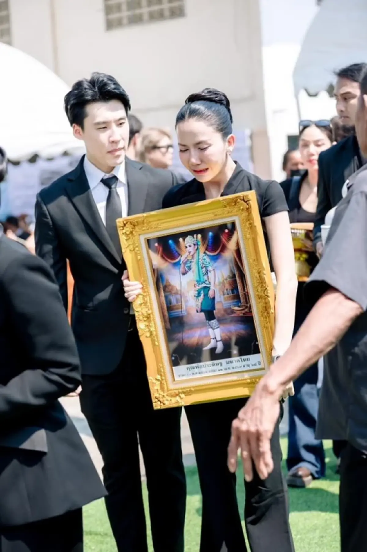 ยกย่องหัวใจ "จ๊ะ นงผณี"  พูดถึงคู่กรณี หลังสูญเสียคุณพ่อ