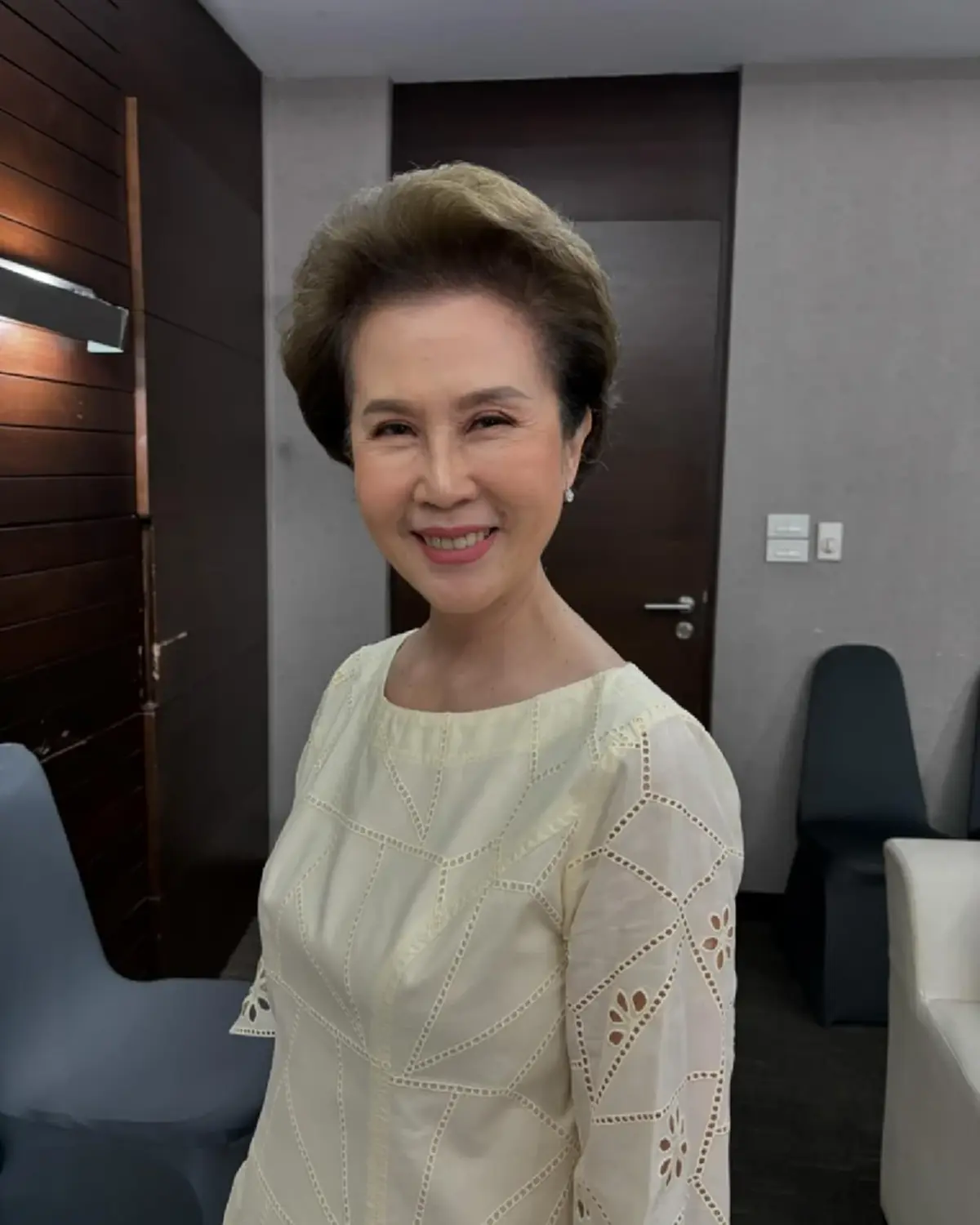 จำแทบไม่ได้! เปิดภาพล่าสุด ดวงดาว จารุจินดา ในวัย 74 ปี สวยสง่ามาก!