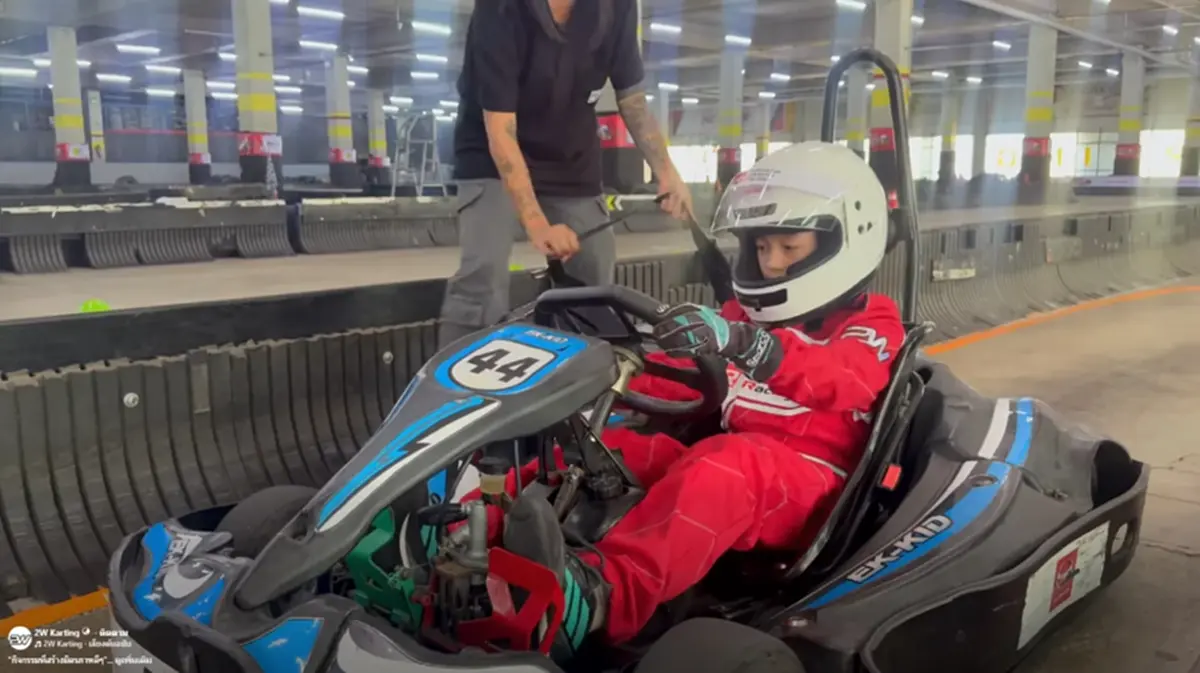 พายุ   คว้ารองแชมป์โกคาร์ท น็อต วิศรุต รังษีสิงห์พิพัฒน์ ปลื้มหนัก