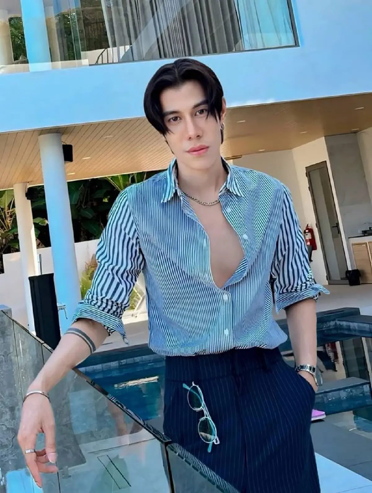 ส่งกำลังใจ พิธีกรดัง เล่าเหตุการณ์ ถูกรถชนขณะข้ามทางม้าลาย 