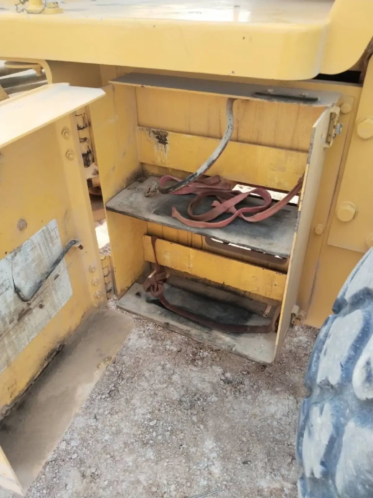 โจรระบาด! บุกไซต์งานบ้านค่ายดูดน้ำมัน-ฉกแบตเตอรี่รถบด