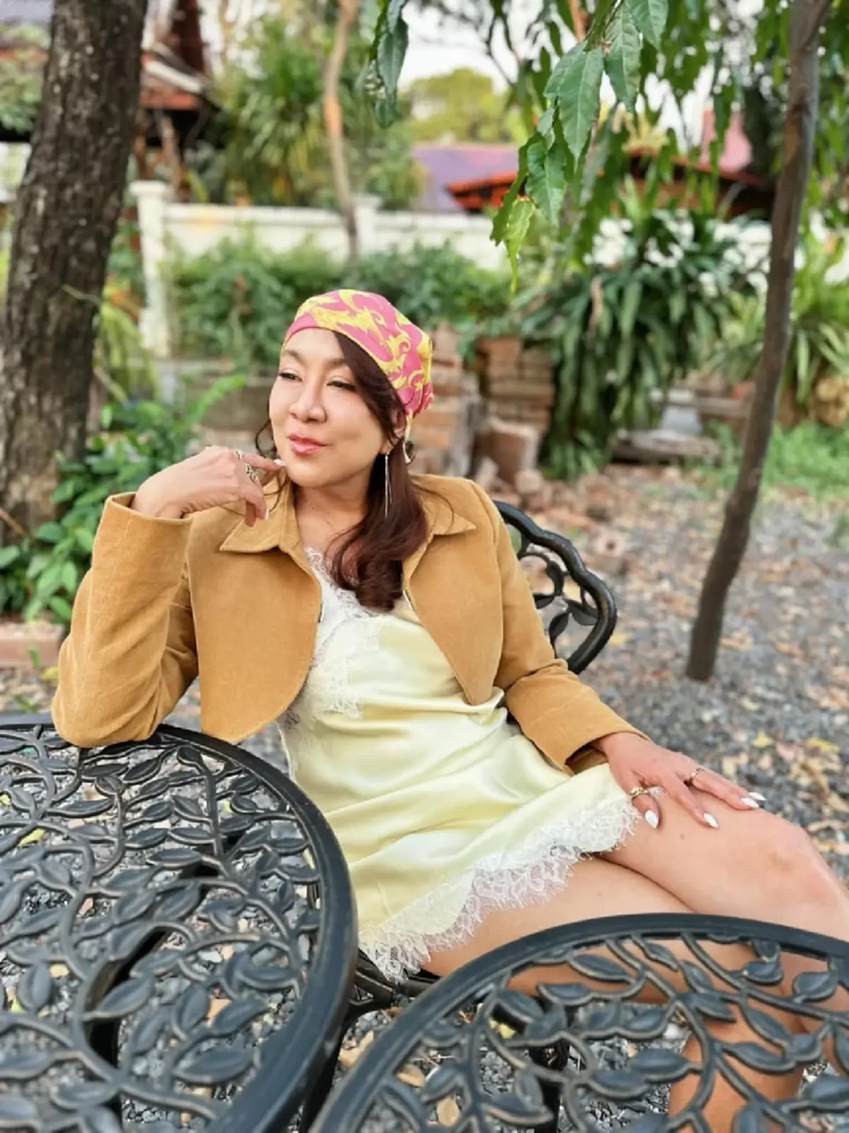 ลุคนี้โกงอายุสุดๆ ครูอ้วน มณีนุช โชว์บัตรประชาชนตลอดชีพ  