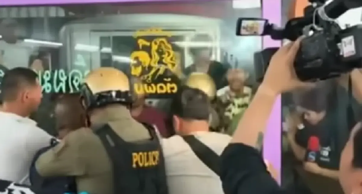 ตกใจ เจ้าของร้านตัดผม มือสากพิฆาต เผยมีเมียกี่คน ขุนแผนยังแพ้