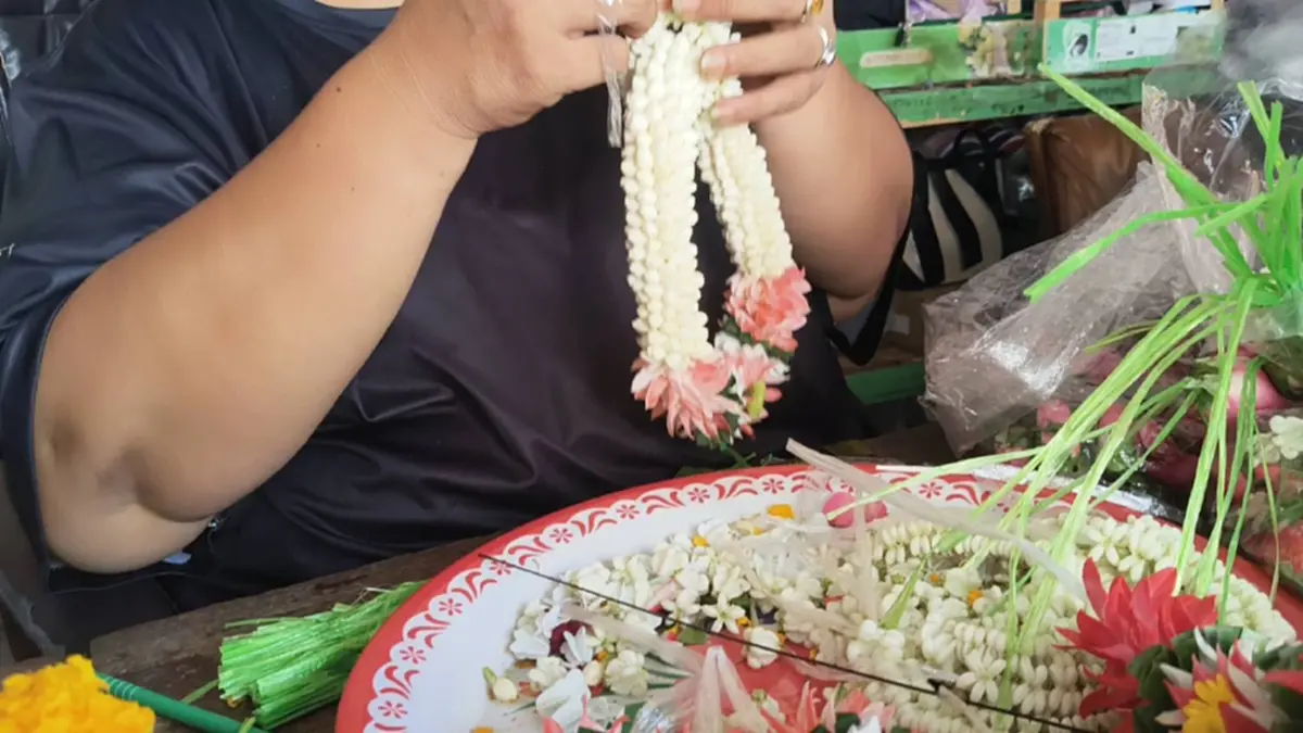 ดอกมะลิศรีราชาพุ่งแรง กก.ละ 1,000 บาท รับสงกรานต์ ต้นทุนขนส่งพุ่ง