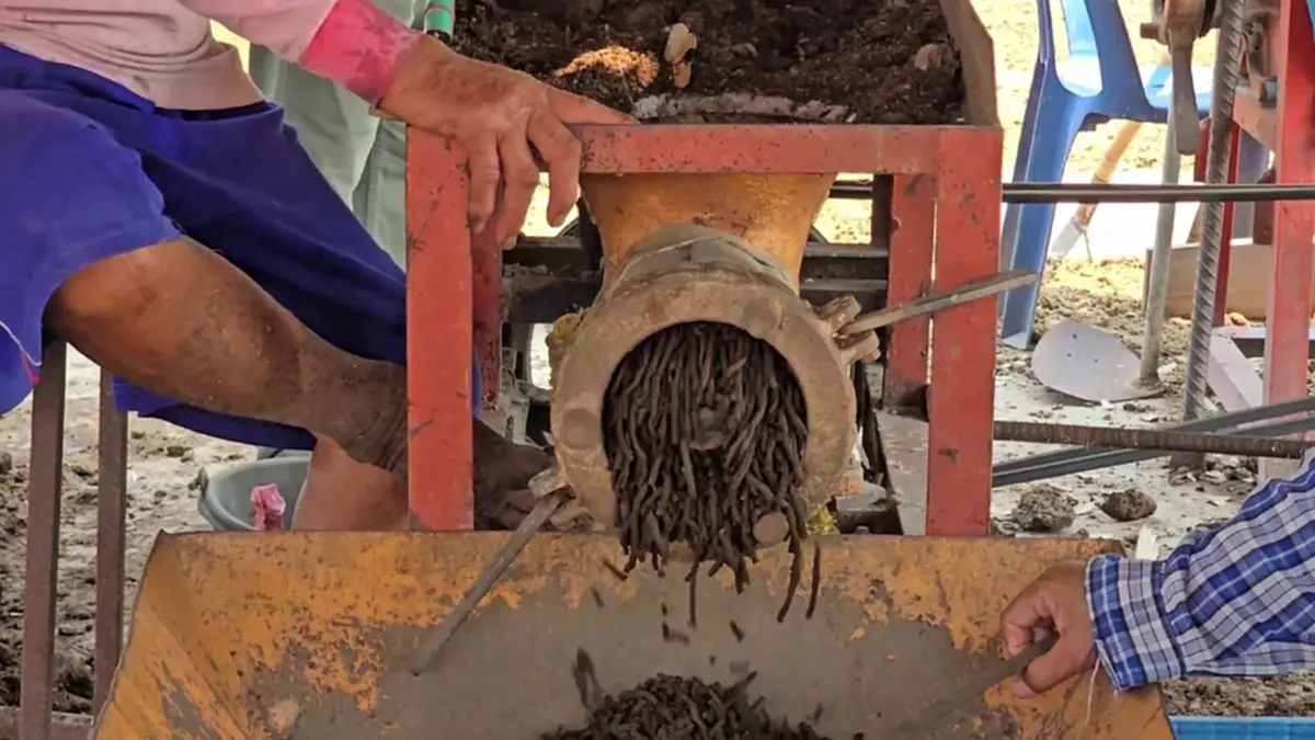 ปราชญ์อุทัยฯ วัย 78 ผุดปุ๋ยชีวภาพอัดเม็ดสู้ยุคของแพงลดต้นทุน