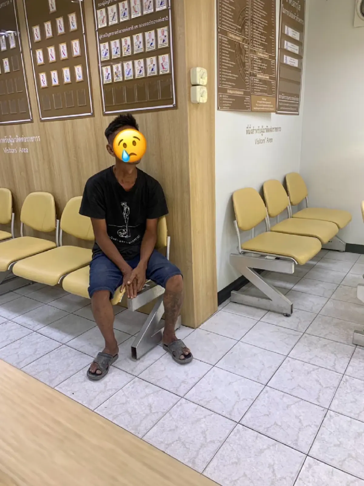 หนุ่มพ้นโทษคิดถึงย่า ไร้เงินกลับบ้าน ตัดสินใจเดินเข้า สน. ทำใจฟู