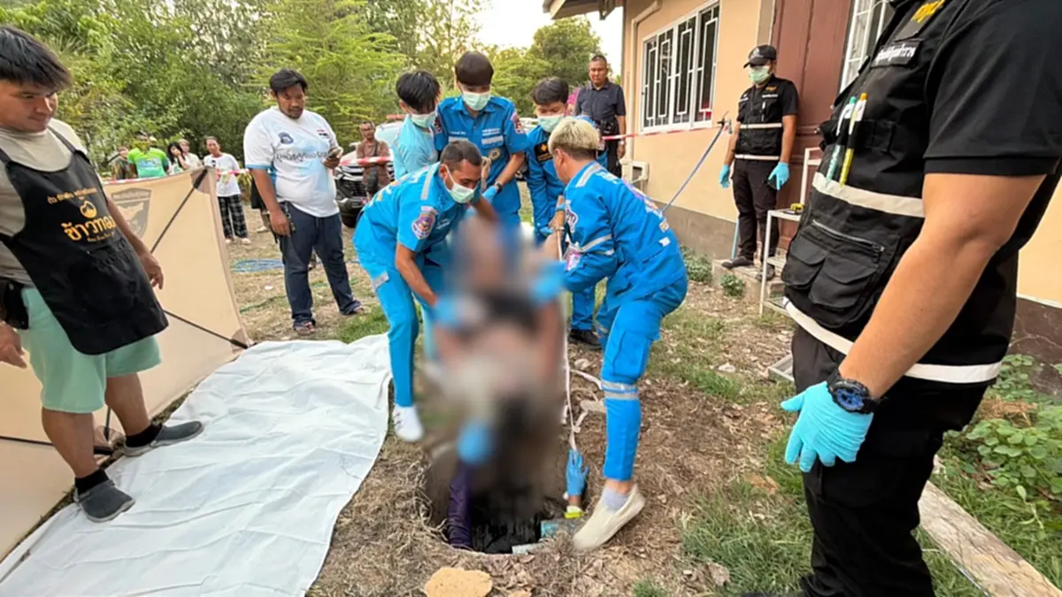 ป้าวัย 62 โรยตัวลงบ่อเกรอะช่วยสุนัขก่อนขาดอากาศดับสลด