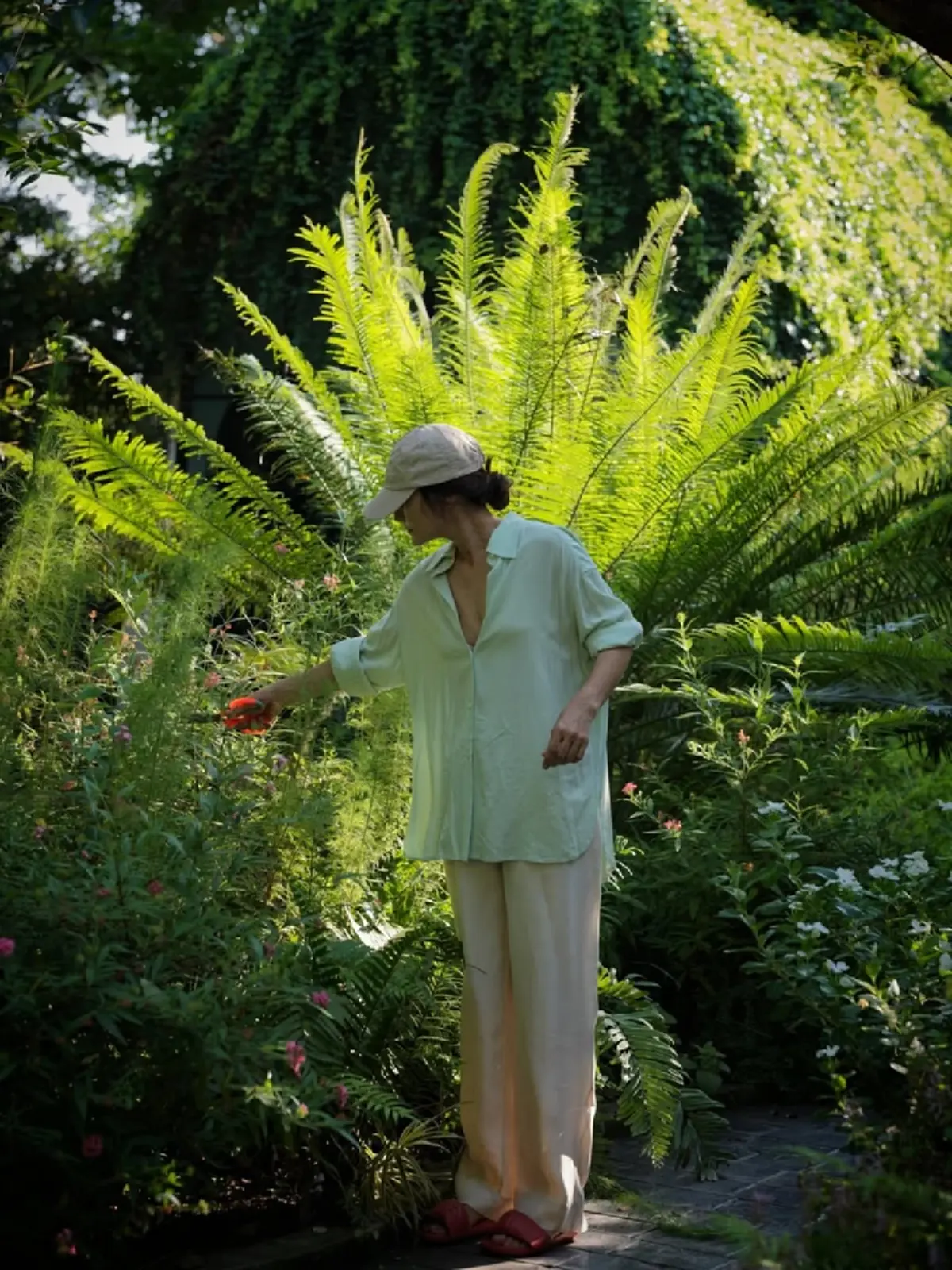 แอน ทองประสม เปิดมุมบ้านสุดร่มรื่น สวยเหมือนอยู่รีสอร์ต 