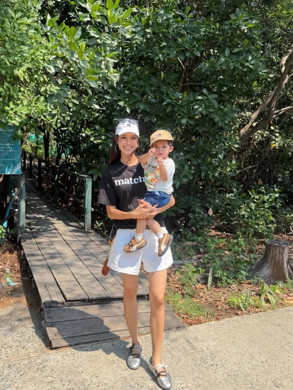 ใบหม่อน โสดแล้วปัง เสิร์ฟลุคบิกินี่สุดแซ่บ ทำโซเชียลไฟลุก